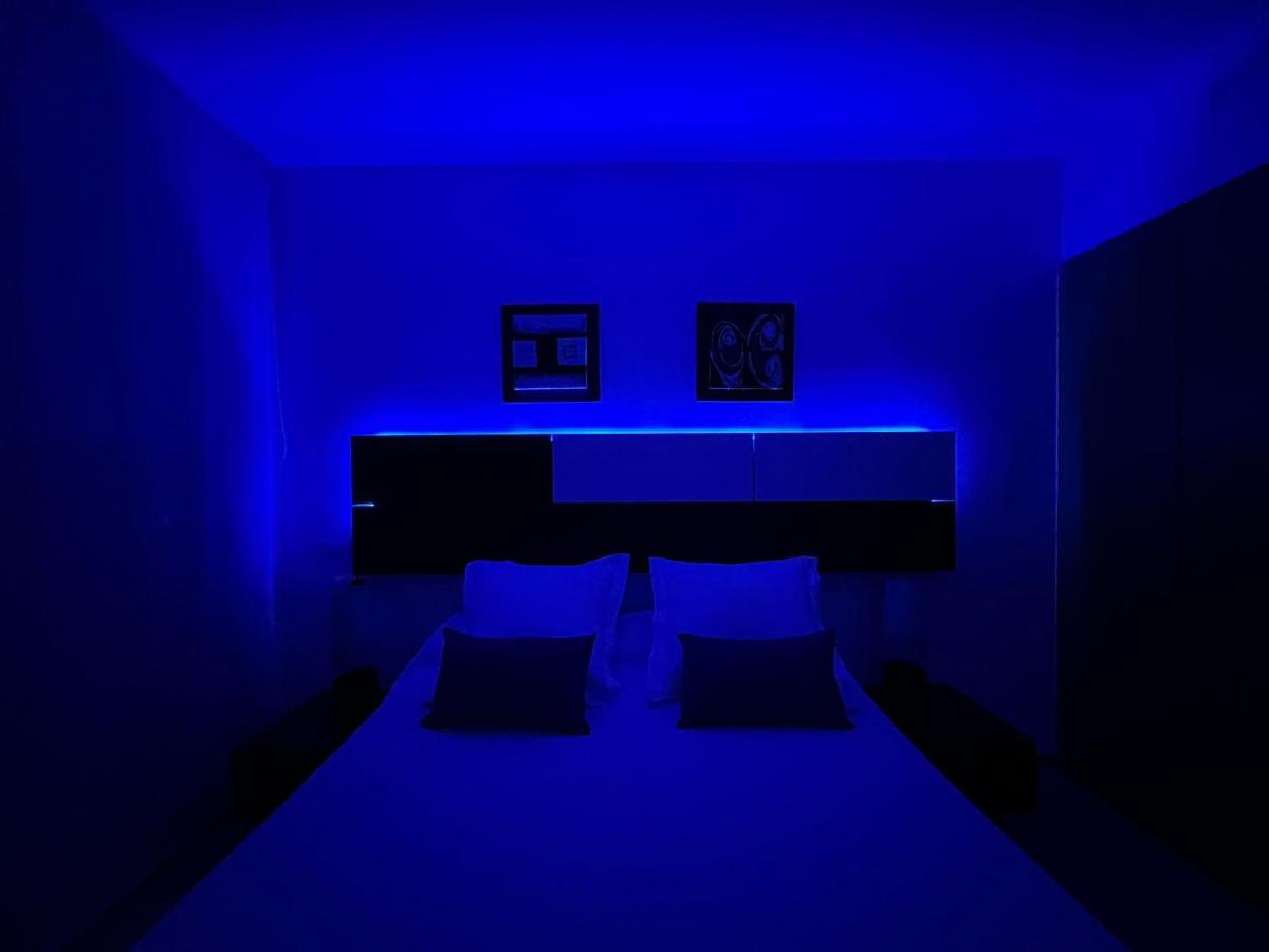 Blau Apartamento Frente A Los Canales Y Las Puestas De Sol De Roses Eksteriør billede