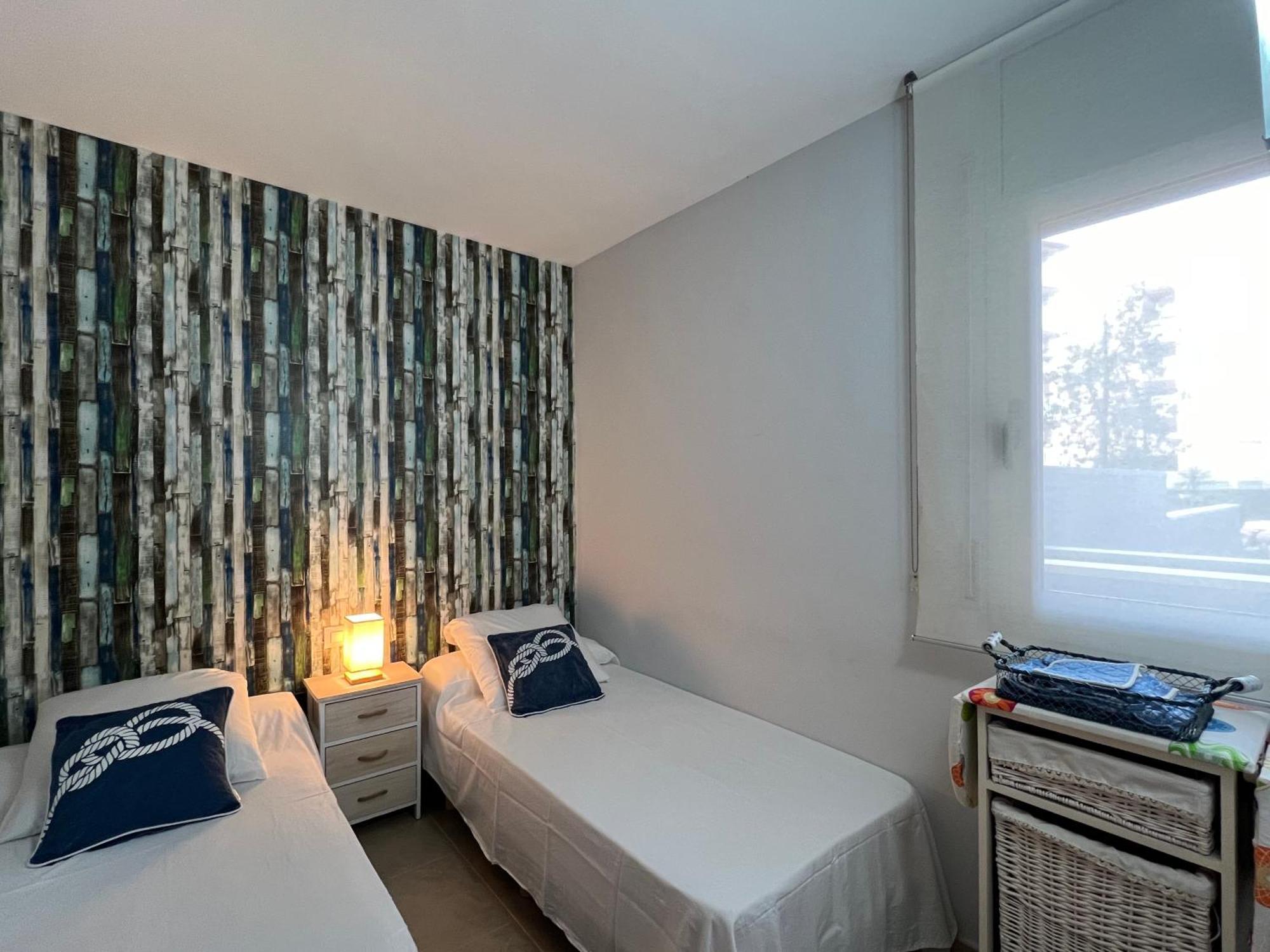 Blau Apartamento Frente A Los Canales Y Las Puestas De Sol De Roses Eksteriør billede