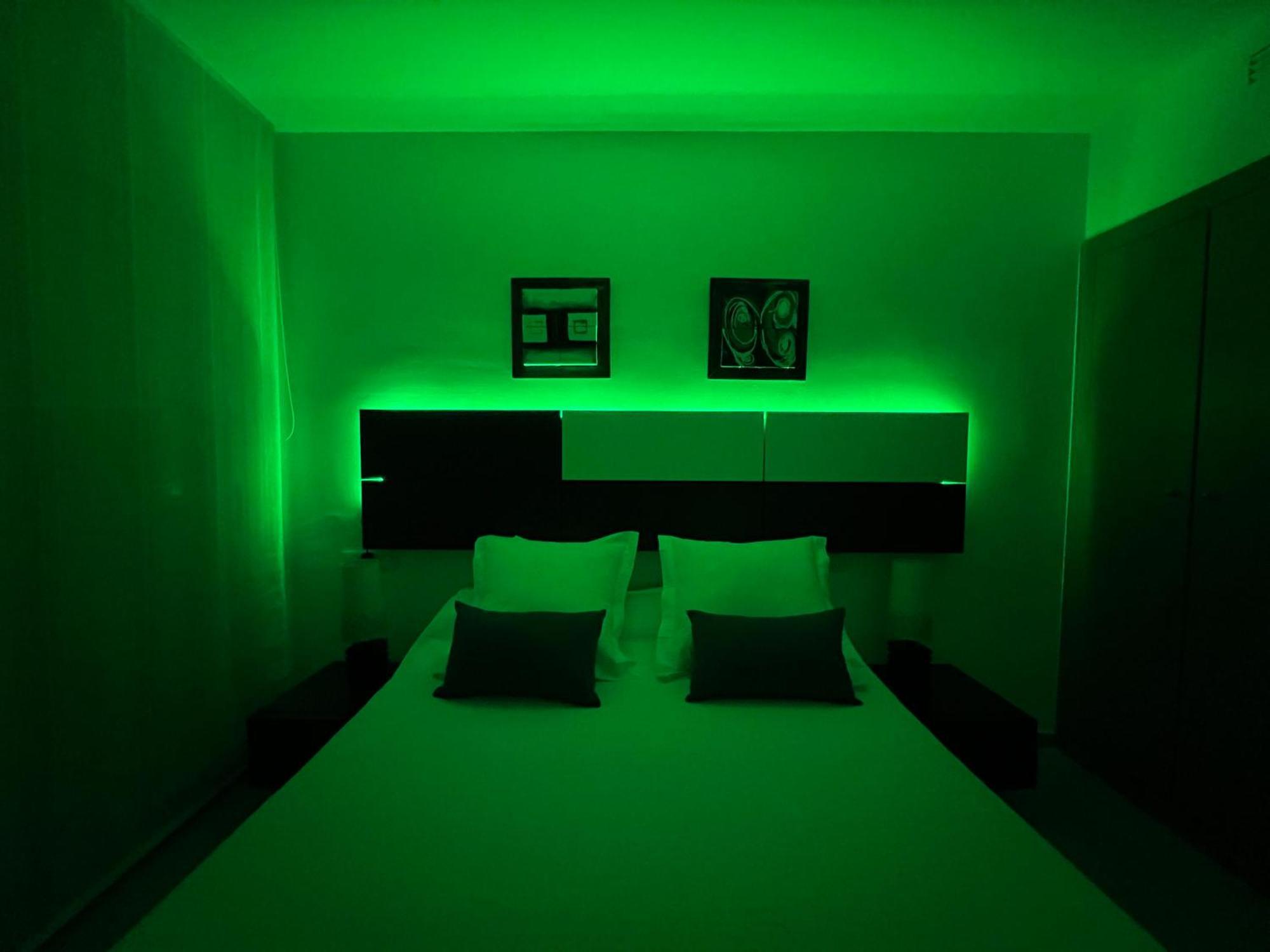 Blau Apartamento Frente A Los Canales Y Las Puestas De Sol De Roses Eksteriør billede